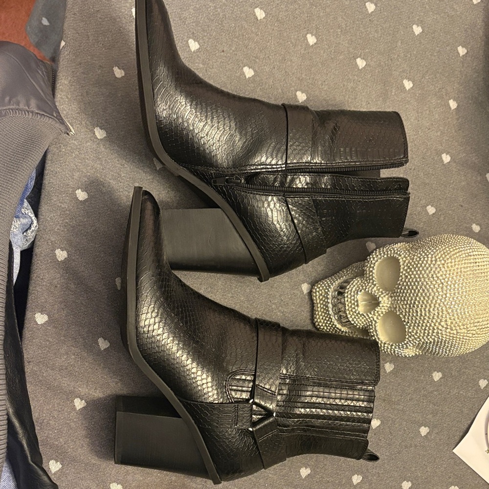DV by Dolce Vita Textured Black Ankle Boots
